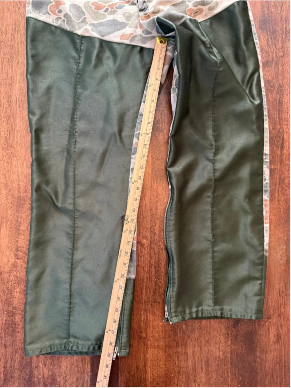 Vintage Men's 10X Hunting Pants size medium Green Camo Outdoor Utility Trousers